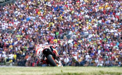Another brick in the wall. Sachsenring 2013 mit Marc Márquez.